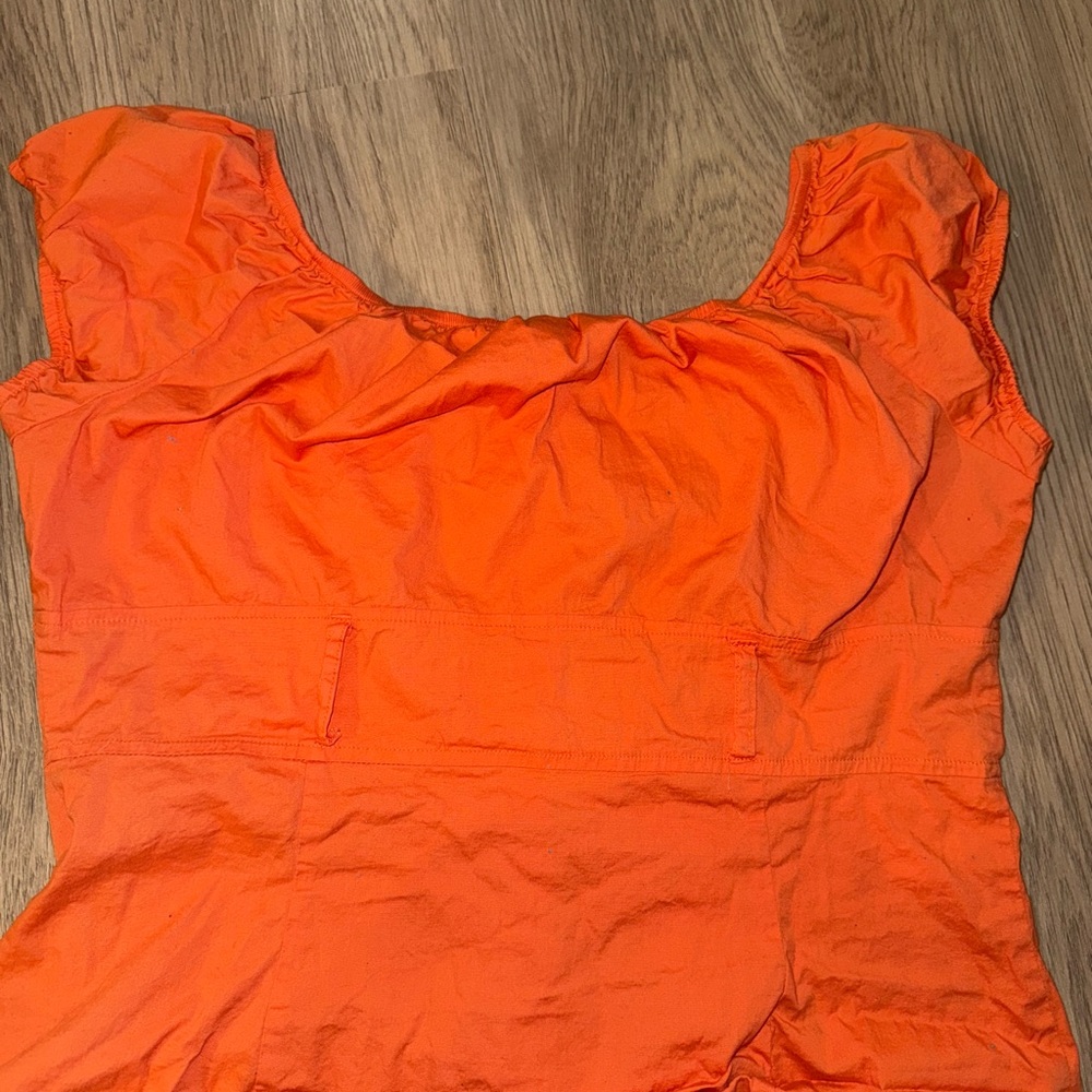 ⭐ Orange Button Down Ruffle Top⭐ - Picture 4 of 5